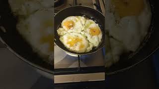 SUNNYSIDE UP EGGS FOR DINNER 🍽️ 🍳 | ASMR SOUNDS #shorts #asmrcooking