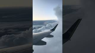 Surfando nas nuvens à bordo do Embraer 195 da Azul! *CLOUD SURFING* #aircraft #aviao #aviation