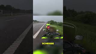 Regen Chaos auf der Helix #shorts #kuhlewu #motorrad