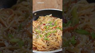 Let's make Hakka noodles 🍜#shorts #hakkanoodles #recipe #cookingshorts #trendingshorts #quick