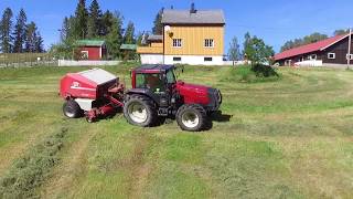 Valtra Baling on a hillside