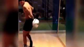 Neymar Juggling Balls at home Preparing for El Clasico 21.03. 2015 HD