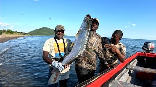 catching one of the monster of the sea big tarpon and this happened😲👁