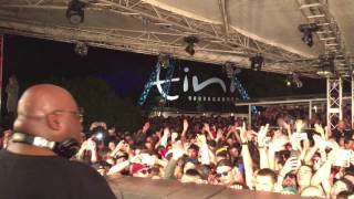 Carl Cox play 'Fabio Neural - Kora' @ Tini' Soundgarden June 2016