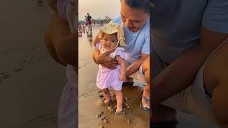 Latih sensori anak #stimulus #bayinangislucu #coversong #pyf #baby #bayihits #musiccover #pantai