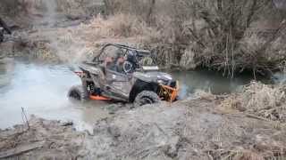 Вытаскиваем засаженный Polaris RZR XP 1000