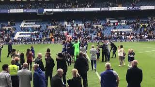 Chelsea players giving Cahill a send-off at Stamford Bridge