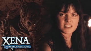 "Come and Get It" | Xena Battles a Terrifying Monster | Xena: Warrior Princess