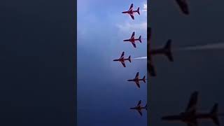 Gotta love the red arrows 🇬🇧 #planes #raf #aviation #redarrows #shorts