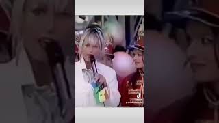 Xuxa fala de etiqueta de boas maneiras com suas Paquitas