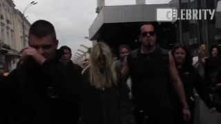 Taylor Momsen ignore fans in Moscow, Russia, 10.06.2014 / Тэйлор Момсен игнорирует фанатов