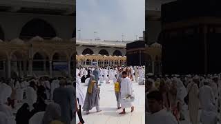 Lucky Child MASHA ALLAH ♥️ | MASJID AL HARAM #madina #makkah #haram #mecca #peace #allahuakbar