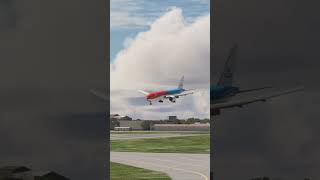 Impossible plane landing Boeing 777 #shorts