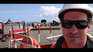 Loading the Jackup barge "Santa fe" and the flat top barges