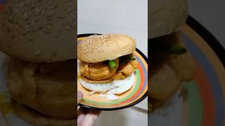 Indian vada pav 👁️🫦👁️🤌🏻 #livingindubai #food #vadapav #indianfood #wifeduty #doyanmasak #recipe