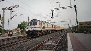 22929 Dahanu Road Vadodara Super Fast express rushing out Kosad Station #indianrailways #railfanning