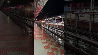 Night duty of loco pilot @MrAlp #ytshorts #railway #railwayenthusiast #train #wap7 #station #shots