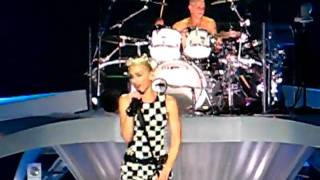 No Doubt "Don't Speak" Live Front Row on 2009 Tour in Orange County/Irvine  7/31/09