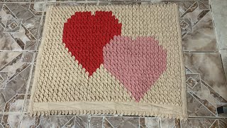 TAPETE DECORADO DE CORAÇÕES / DECORATED CARPET OF HEARTS