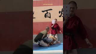 【少林七小侠】 ShaolinBoys 师父：怎么给你加油还能加出锅来（下）#shorts #ytshorts   #kungfu #gongfu #status #foryou