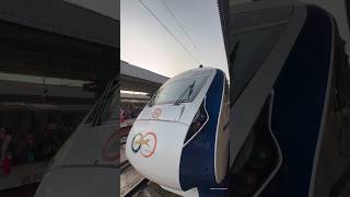 Howrah-puri Vande Bharat Express🚆India’s Fastest Train🔥  #shorts #railway #indianrailways