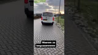 Er zijn niet veel dingen irritanter dan slome auto’s #grappig