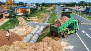 Bury the twin drainage pipes close to highways in order to prevent water from flowing on the road.