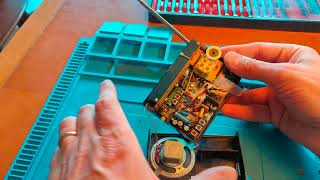 Disassembling, Reassembling, and Testing the Vintage Philips Nanette L1W22T