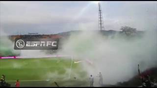 LA HINCHADA HIZO DEL ATANASIO UNA VERDADERA FIESTA.