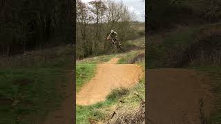 STEEEEZZZERRRRR #mtb #downhill #dirtjump #downhillmtb #mtblife #ukmtb #mountainbiking #flyup417