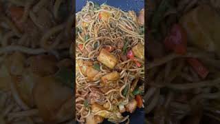 Masak mi goreng campak-campak aje. Mudah kan #shorts #migoreng