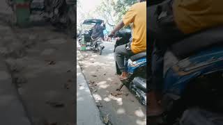 Kendaraan roda tiga alias bentor inilah yang banyak di pakai angkutan siswa saat pulang sekolah