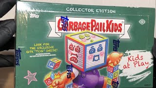 Garbage Pail Kids - Kids at Play sticker opening