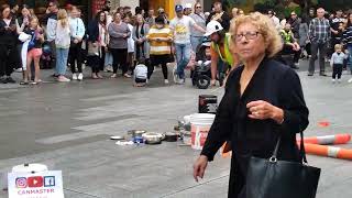 Street music in Australia by a construction worker 🇦🇺