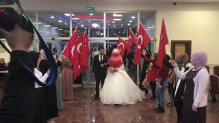 Türk Bayrakları Eşliğinde Gelin Damat Karşılaması #gelindamat #gelindamatgiriş