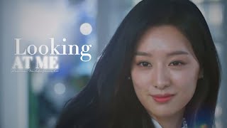 •𝐋𝐎𝐎𝐊𝐈𝐍𝐆 𝐀𝐓 𝐌𝐄• Kdrama Multifemale || 4K || Hong_Official ||