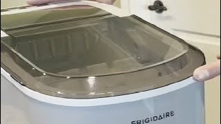 Examen de la machine à glaçons compacte FRIGIDAIRE EFIC189 Silver après 1 an d'utilisation