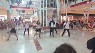 Flashmob Proposal to "Marry You" by Bruno Mars!