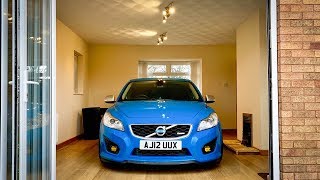 Machine Polishing my Car in my Mate's Living Room