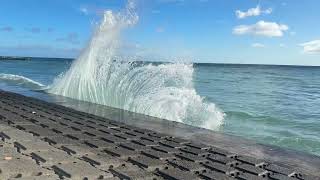 Kapiolani Beach Park #waikiki #wavesounds #oahu