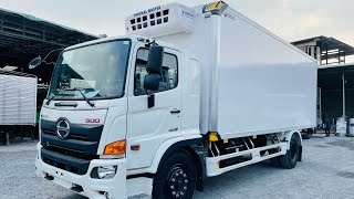 Hino500 FG Thùng Đông Lạnh Chở Thịt Heo Mảnh Có Móc Treo | 📲📲 Liên Hệ : 0909.05.7770 Mr.Vũ