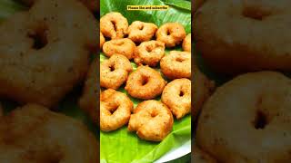 எண்ணெய் குடிக்காத மிளகு வடை I மசால் வடை I Crispy vada with payasam.,,