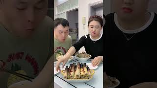 😂🍴 Epic Food Battle: Husband vs. Wife – Who Will Come Out on Top? #FunnyVideo #shortsvideo