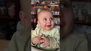 Il mio primo biscotto! #babyboy #funnyvideo #funnykids #kids #baby