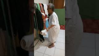 Mamah Bicara Sendiri - Whom is Mom Talking To? (Unsolved Hallucinations) #AlzheimerMom