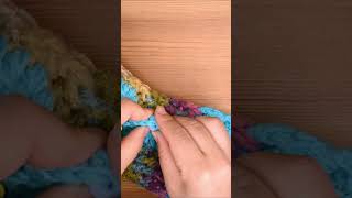 مدفئ ساق كروشيه ملون بأزرار #كروشيه #كروشيتو #ملابس_كروشيه #crochet #crocheto #clothes #diy