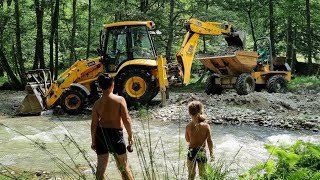 JCB 3CX | ⚠ Backhoeloader in the Mountain River 🗻