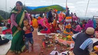 doston Aaj Gaye Thakur Devta ke mandir kafi badhiya Laga yahan jakar