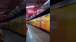 130kmph speed is Tejas rajdhani Express 💯💯🔥🔥|||how to viral short video on youtube#highspeedtrain#1k