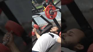 mehnat kiya he or mehnat krenge ek din bn kr dikhayenge Chest workout with dumbbell #viral #trending